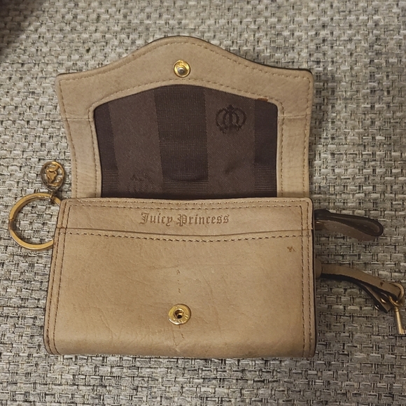 Vintage Juicy Couture Tan Leather Lock and Key Wallet - Picture 4 of 8